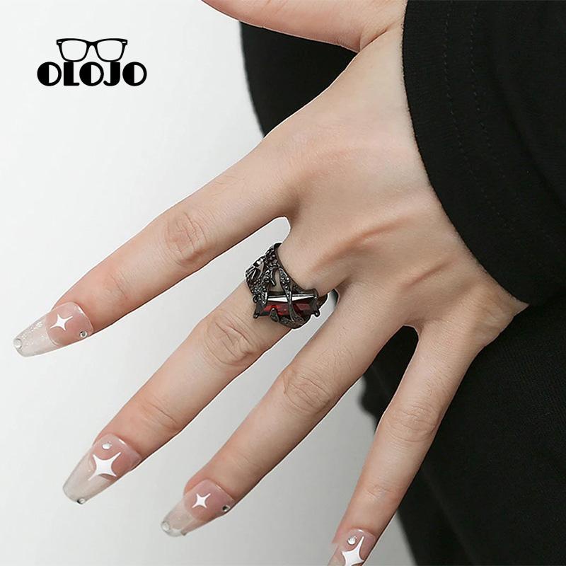 [Olojogrosiroriginal Desain Retro Merah Geometris Cincin Kepribadian Perempuan Punk Tekstur Berongga Cincin Logam