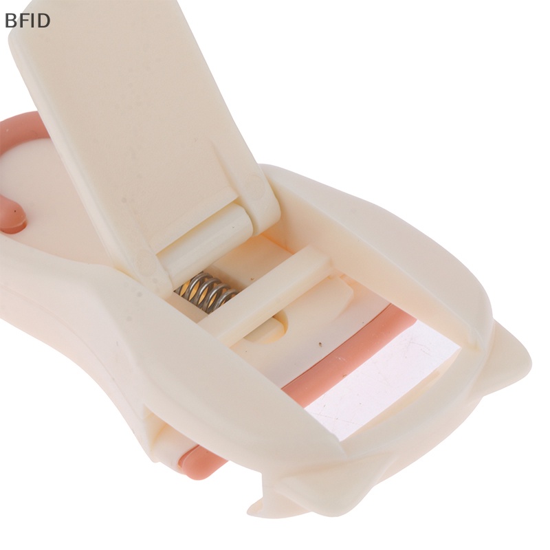 [BFID] Cat Claw Cute Eyelash Curler Profesional Klip Bulu Mata Alat Kecantikan Mata [ID]