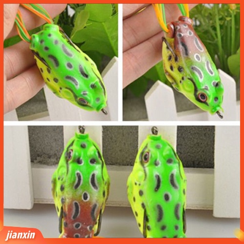 (In Stock) 1pc 5.5cm Kodok Besar Memancing Umpan Kait Topwater Bass Umpan Pancing Alat Tackle