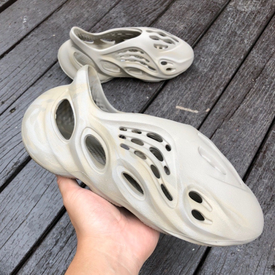 Yeezy Foam Runner RNNR Stone Salt 100% Original BNIB