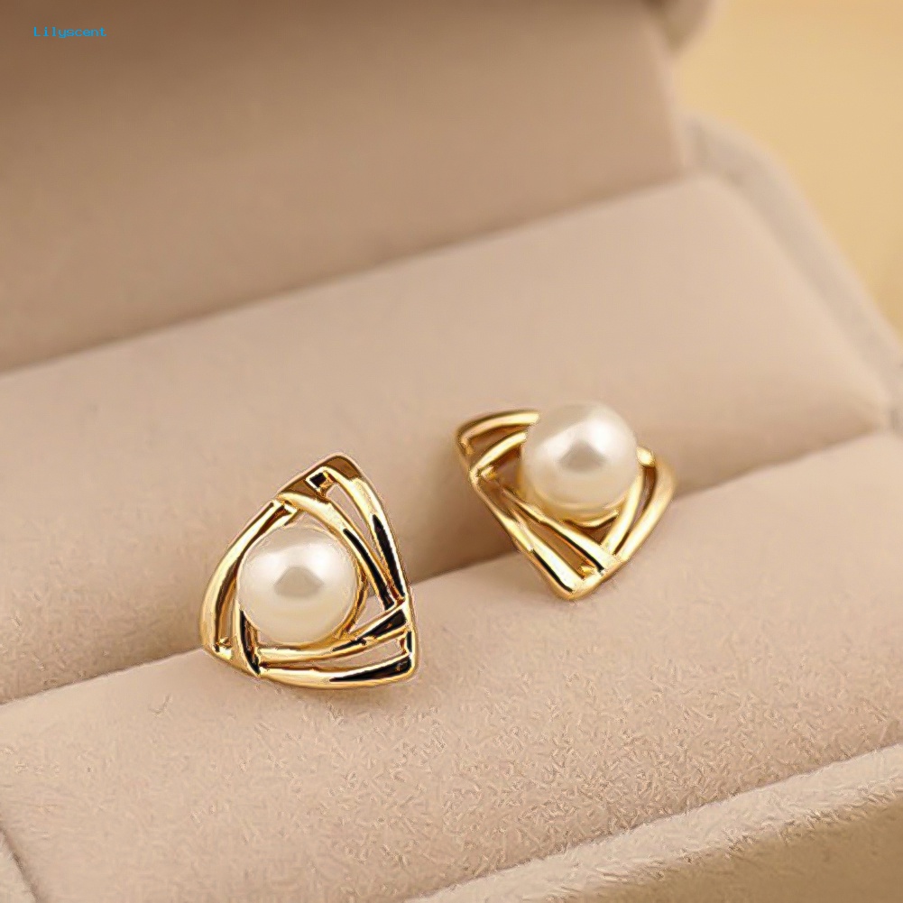 Lilyscent Wanita Mutiara Imitasi Hias Double Segitiga Crossover Ear Stud Earrings Perhiasan Hadiah