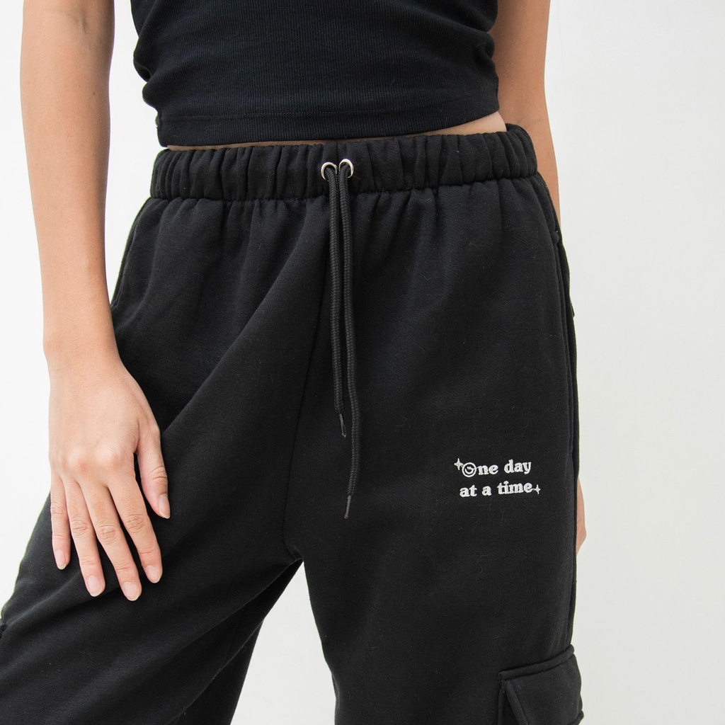 Aretha jogger cargo bordir | Aesthete yourlife