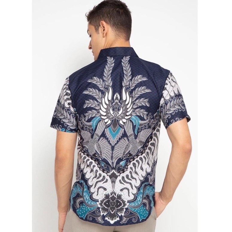 BATIK PRIA LENGAN PANJANG Aksara Slimfit Premium Biru Dongker Putih Biru Muda 723422 Cap 72 - Baju Kemeja Atasan Pakaian Setelan Batik Pria Cowok Laki Laki Remaja Keluarga Kantor Lengan Panjang Modern Slimfit Slim Fit Premium Kekinian
