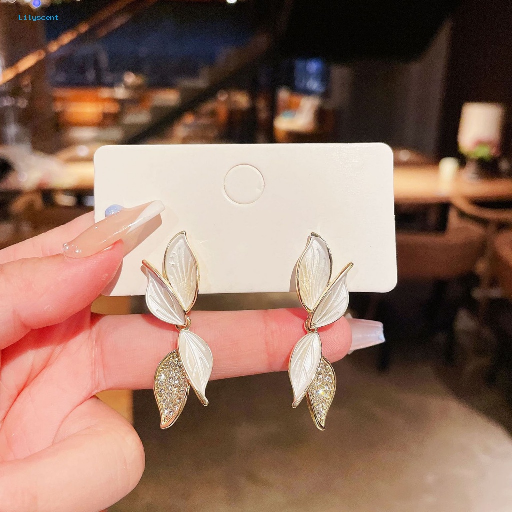 Lilyscent 1pasang Anting High-end Aksesoris Kostum Ringan Tahan Lama Ear Studs Leaves Shape