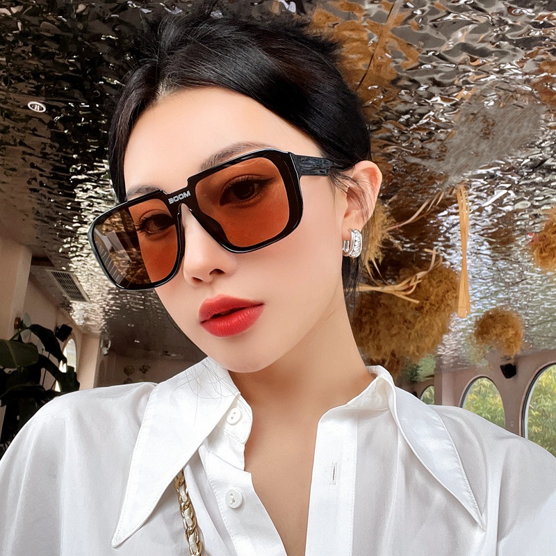 (YUZHU) Mode Barat Y2K Gadis Panas One Piece Kacamata Hitam Untuk Wanita Futuristik Fashion Windproof Sunglasses