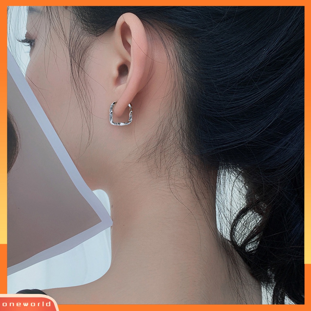 [EONE] 1pc Wanita Anting Persegi Geometris Warna Emas/Perak Keren Hadiah Mini Mungil Logam Memutar Ladies Earring Fashion Perhiasan