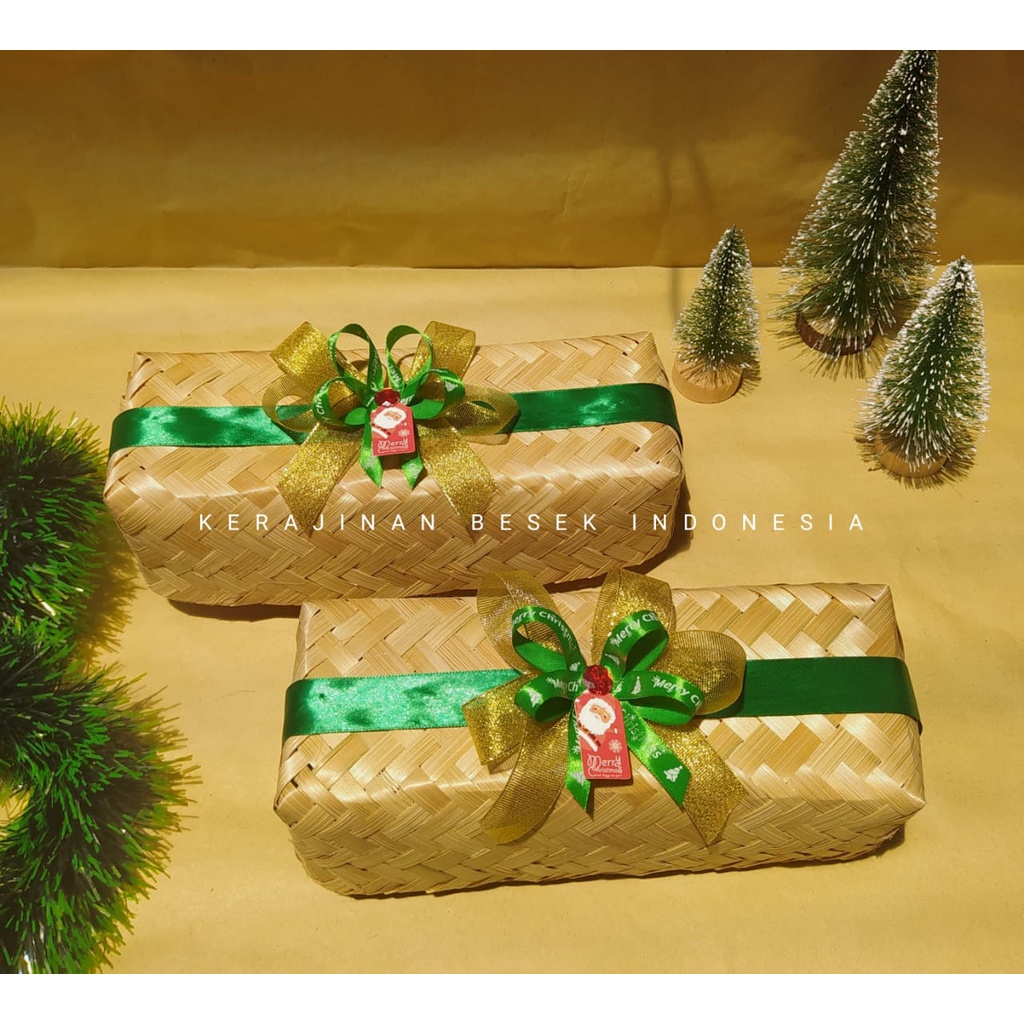 Bambu Bambu Besek persegi panjang ukuran 22cm x 8cm natural dengan hiasan pita natal spesial Besek s