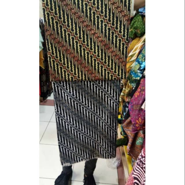 Rok plisket parang HITAM PRODO dan kemeja batik / batik couple / sarimbit