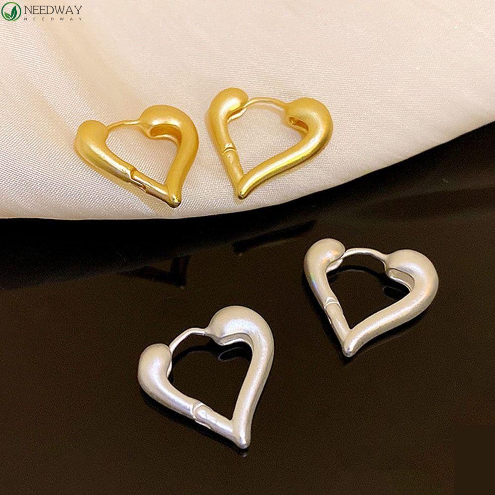 Needway Anting Hati Fashion Halus Anti-Alergi Dilapisi Matte Minimalis Stud Earrings Wanita Anting Hoop Untuk Hadiah Gadis