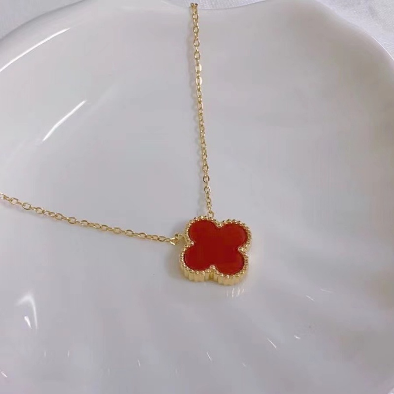 Fashion Baja Sederhana Titanium Four-Leaf Clover Kalung Perempuan Emas Clover Pendant Rantai Klavikula Aksesoris Hadiah