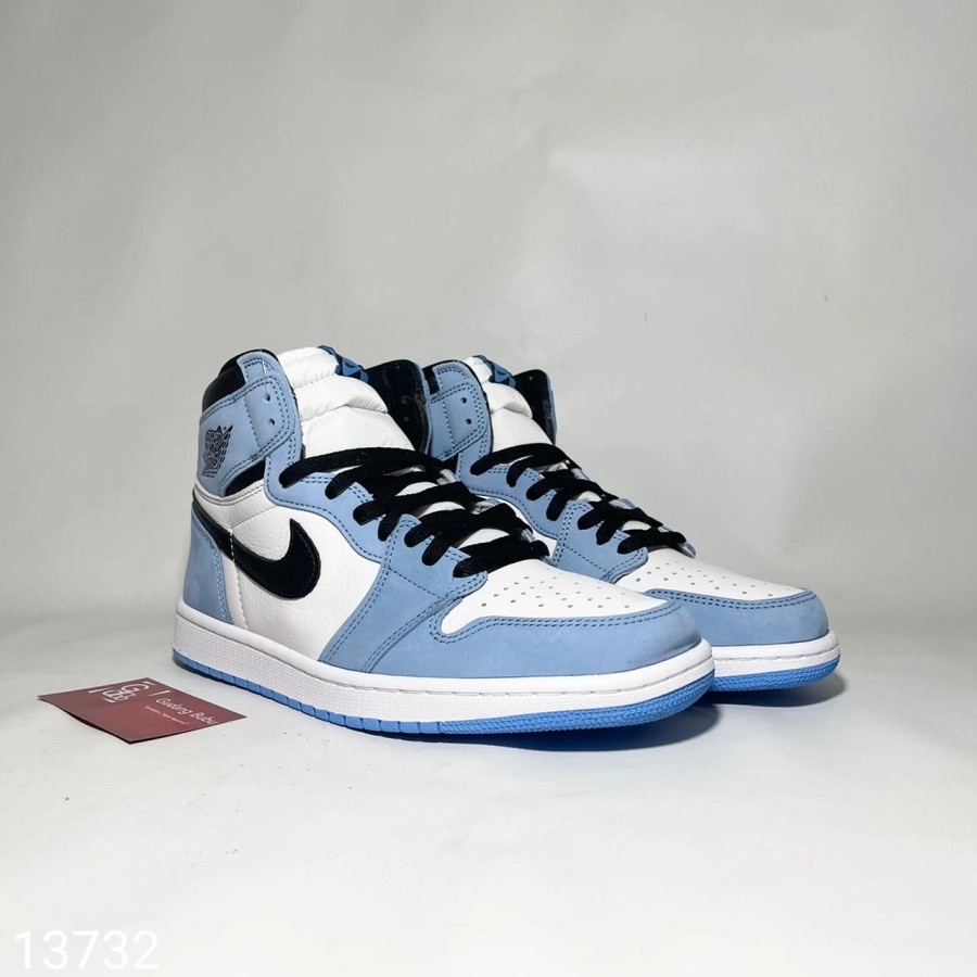Air Jordan 1 High University Blue Vs