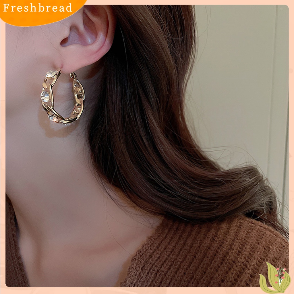 &lt; Freshbread &gt; 1pasang Lingkaran Anting Tindik Geometris Berlian Imitasi Bertatahkan Temperamen High-end Telinga Dekorasi Jarum Perak Wanita Besar Hoop Earrings Aksesoris Pakaian