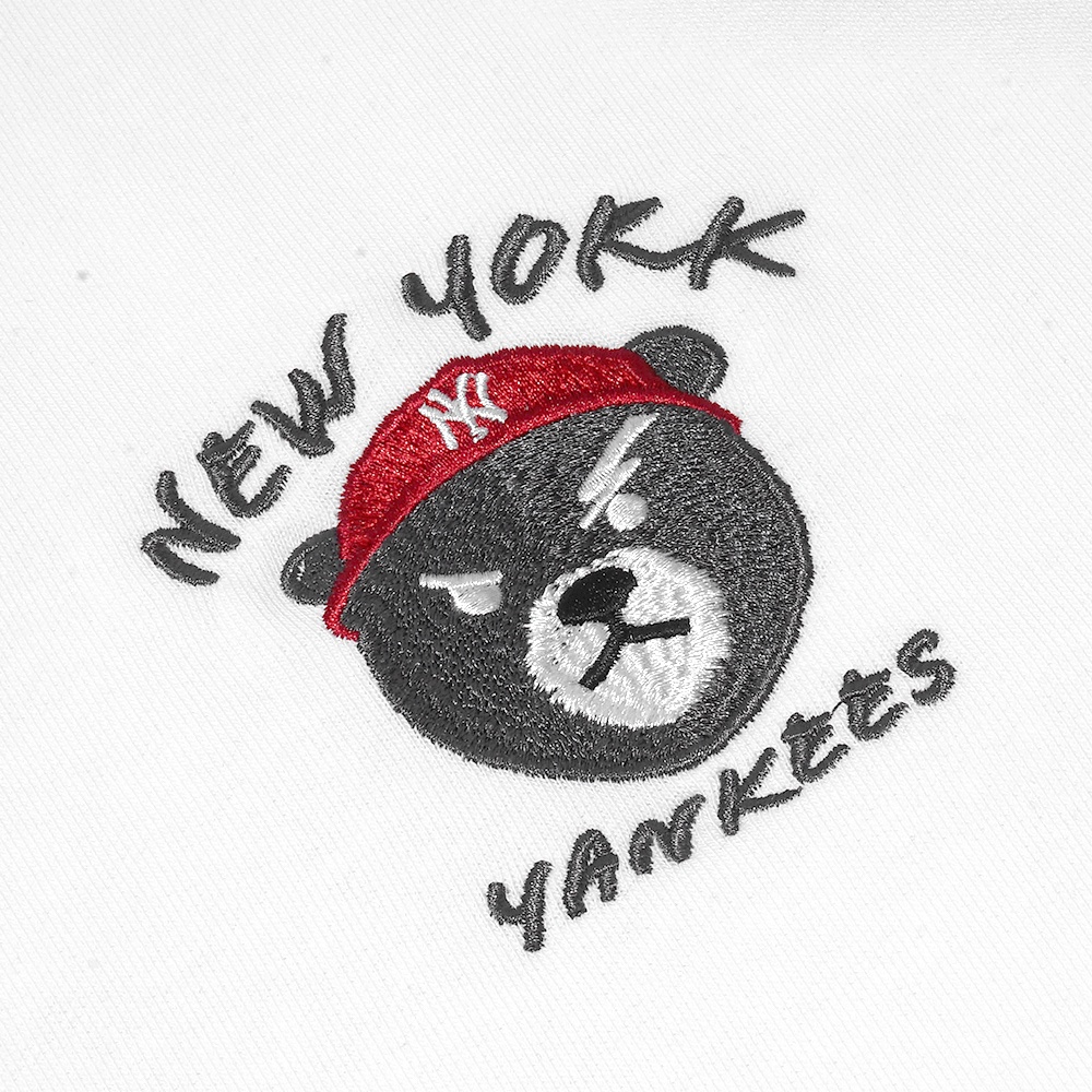 M7B NY Yankees Mega Bear Big Logo Sweatshirt White