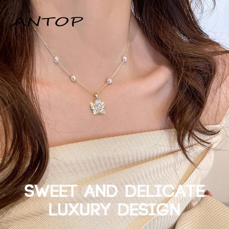 [antop] Mutiara Bunga Kalung Wanita Cahaya Desain Mewah High-end Rasa Klavikula Rantai Aksesoris