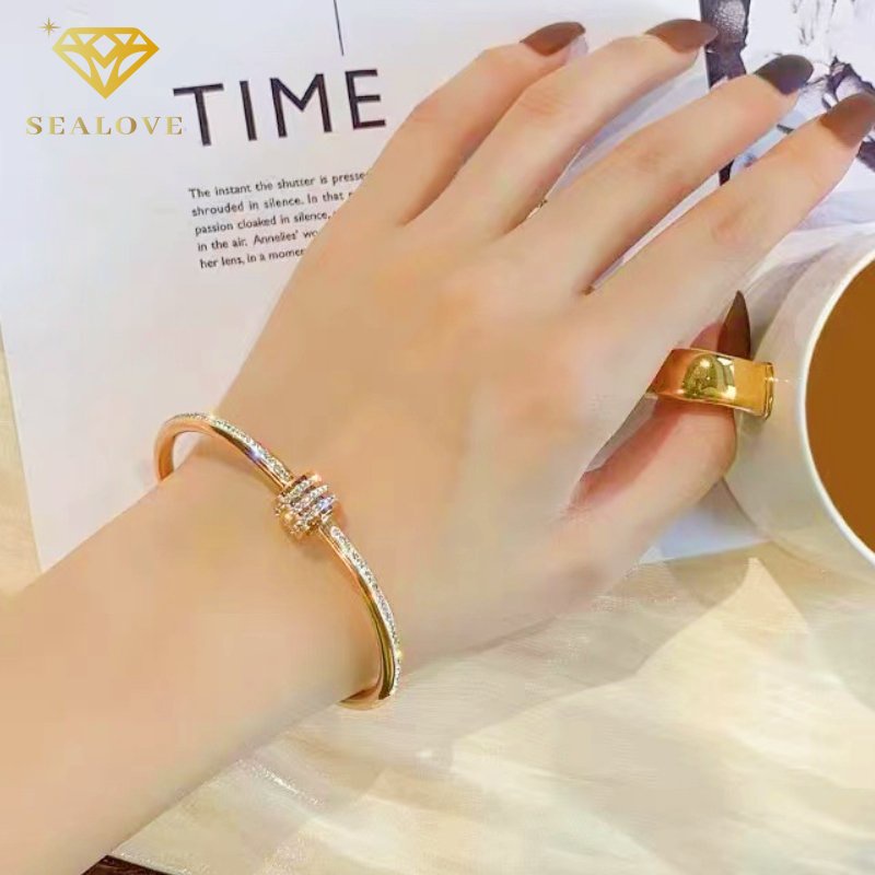 Gelang Titanium Wanita Permata Berlian Mewah Elegan Anti Karat Emas 18K Liontin Fashion Korea COD