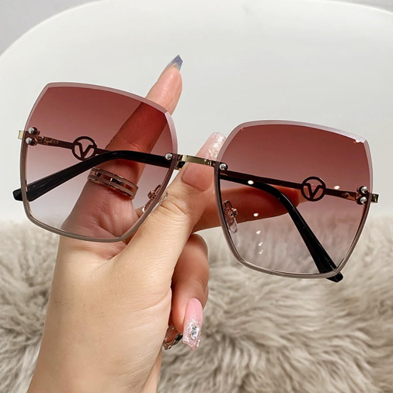 (YUZHU) Kacamata Hitam Tanpa Bingkai Logam Bergaya Baru Untuk Wanita Oversized Square Frame Gradient Shade Sunglasses