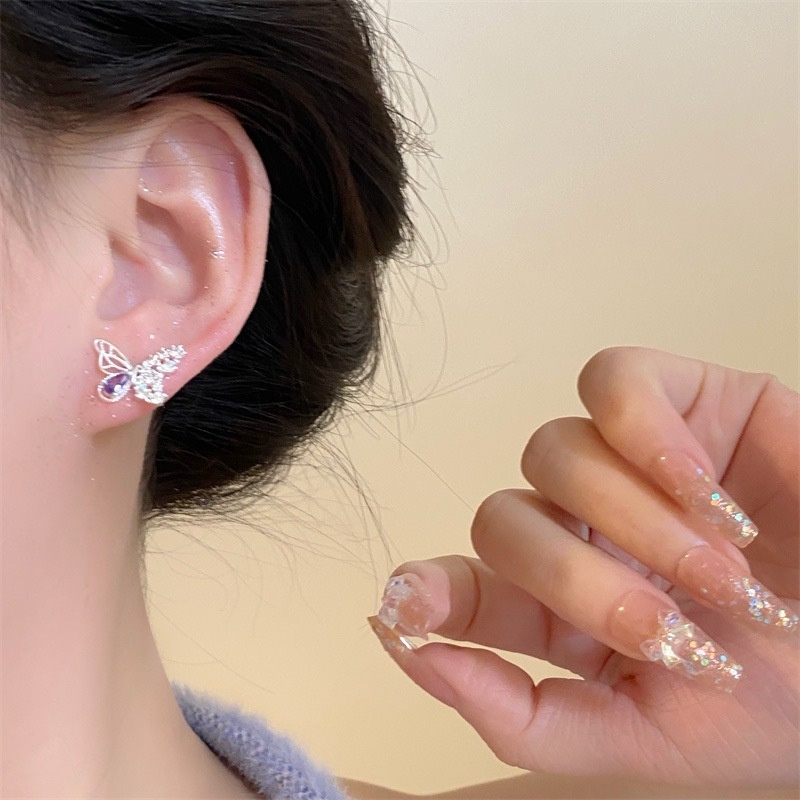 Anting Kupu-Kupu Desain Niche Mewah Ringan Wanita High-end Anting Berlian Berkilau Kepribadian Temperamen Sederhana Angin Dingin Aksesoris Telinga