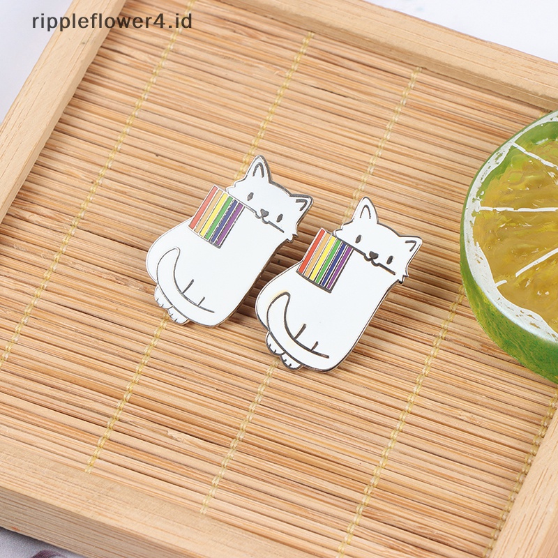 {rippleflower4.id} 1pc Kucing Dengan Bendera LGBT Pride Enamel Pin Hujan Gay Bros Perhiasan~