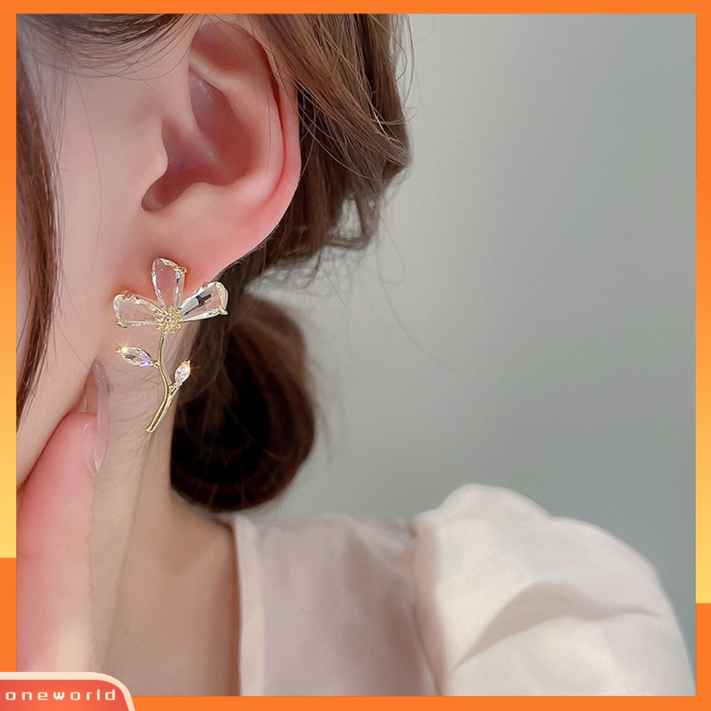 [ONE] 1pasang Ladies Earrings Electroplating Geometris Kristal Imitasi Dekorasi Nyaman Bentuk Bunga Women Earrings Perhiasan Aksesori