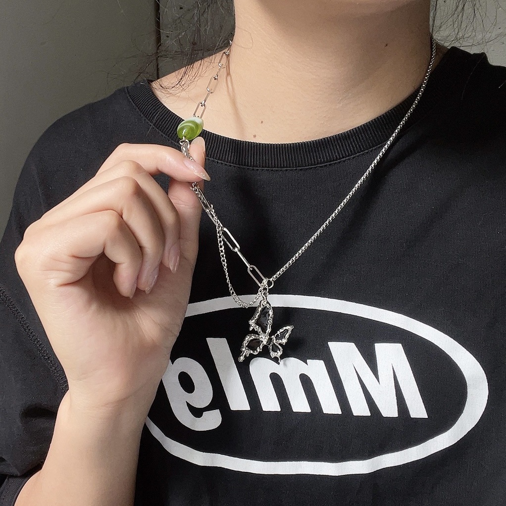 Super ins~ Tiga Dimensi Cinta Kupu-Kupu Kalung Perempuan Desain Niche Baru Manis Keren Gaya Sederhana All-Match Kalung Laki-Laki