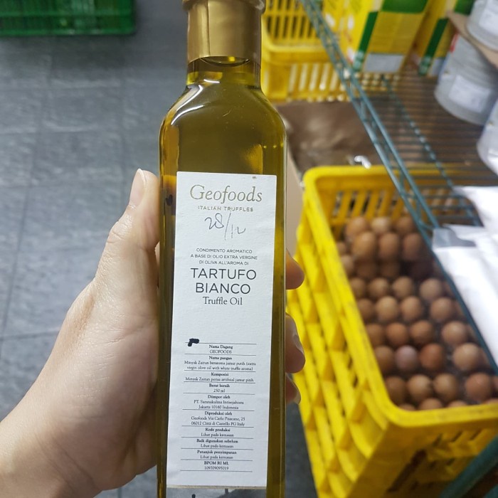 

✨Ready Stok✨ - Geofoods Tartufo Nero White Truffle Olive Oil- 1.2.23