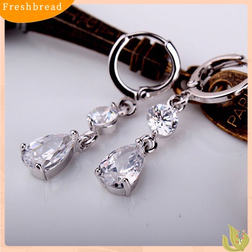 &lt; Freshbread &gt; Fashion Wanita Bentuk Tetesan Air Kubik Berlian Imitasi Menjuntai Anting Eardrops