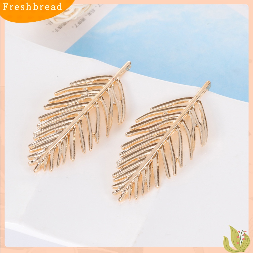 &lt; Freshbread &gt; Fashion Logam Berongga Daun Liontin Telinga Studs Wanita Anting Pesta Perhiasan Hadiah