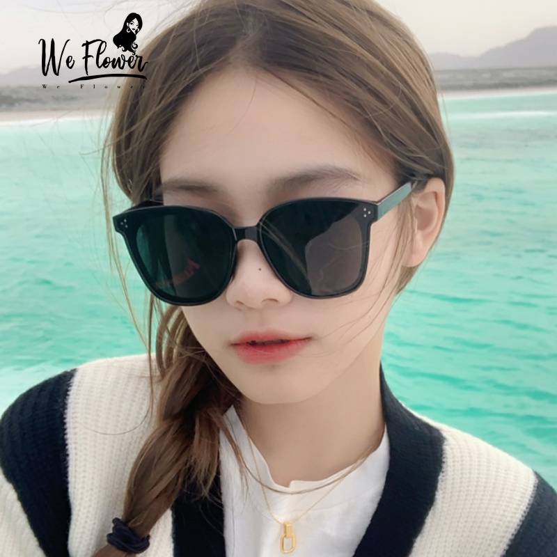 We Flower Trendy Vlogger Hitam Oversized Sunglasses Untuk Wanita Pria Aesthetic Shades Korean Fashion UV400 Protection Eyeglasses for Her Outdoor Driving Eyewear OOTD Ornaments