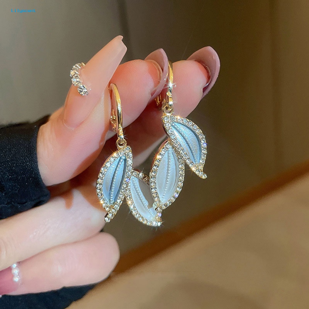 Lilyscent 1pasang Anting Wanita Halus Perlengkapan Pesta Berlian Imitasi Mengkilap Daun Biru Anting Perempuan Electroplating