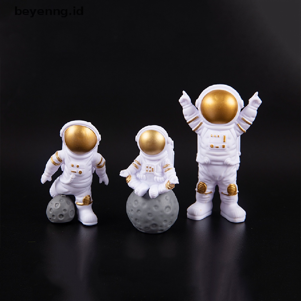 Beyen 3pcs Patung Astronot Patung Plastik Dekorasi Rumah Modern Miniatur Ornamen Meja Kosmosnaut Figure Home Decorative ID