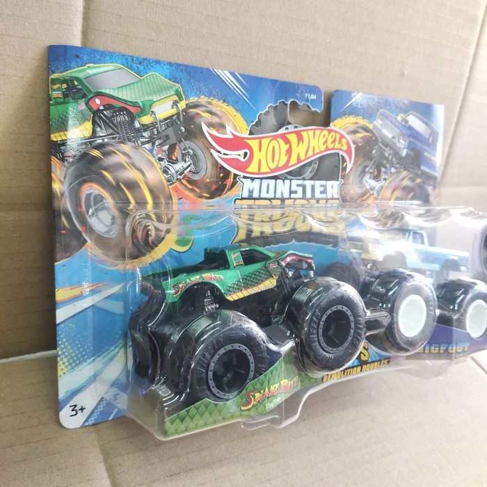 Hotwheels Monster Trucks Snake Bite vs Bigfoot