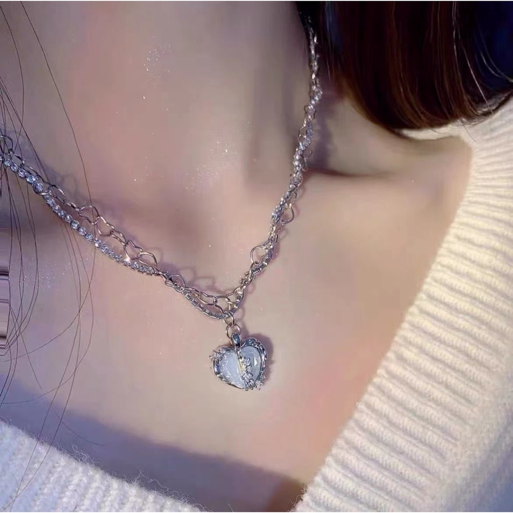 Tik Tok Biru Muda Split Cinta Liontin Kalung Niche Desain High-End Perasaan Ganda Layer Susun Rantai Berlian Gaya Manis Keren