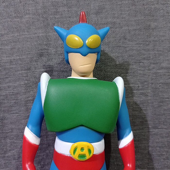 Action Figure Kamen Crayon Shin Chan Pahlawan Bertopeng