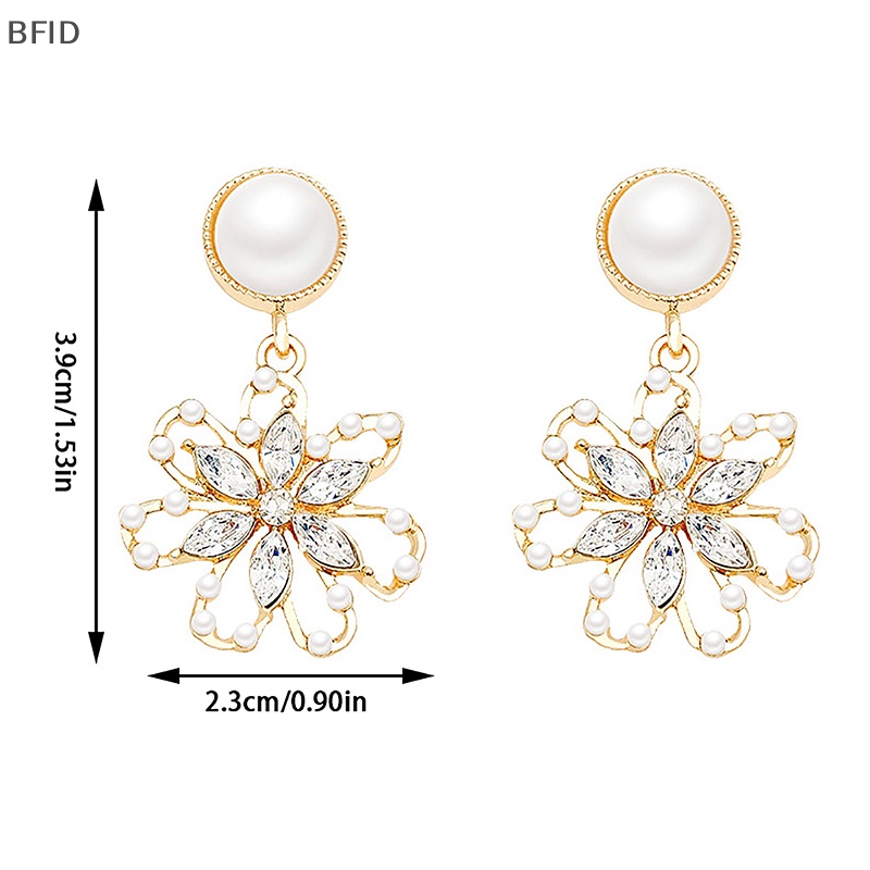 [BFID] 1pasang Fashion Anting Mutiara Warna Perak Bunga Liontin Anting Perhiasan Alloy All-Match Temperamen Ear Stud Untuk Wanita Hadiah [ID]