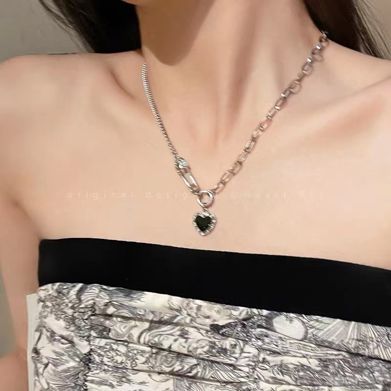 Kalung Jahitan Pin Love Hitam Mewah Ringan Perempuan Desain Niche Rantai Klavikula