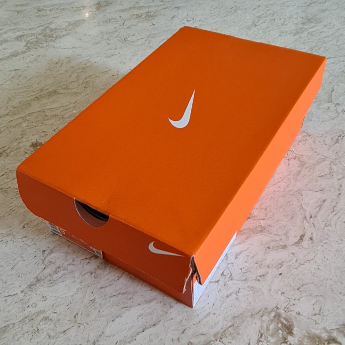 

[SC] Box Sepatu Nike Size US 9 UK 8 EUR 40.5 Authentic