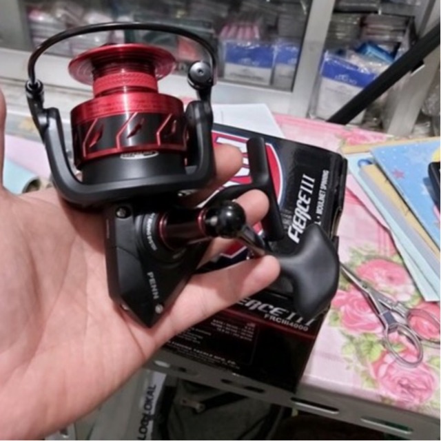 Reel Penn Fierce III 4000 power handel