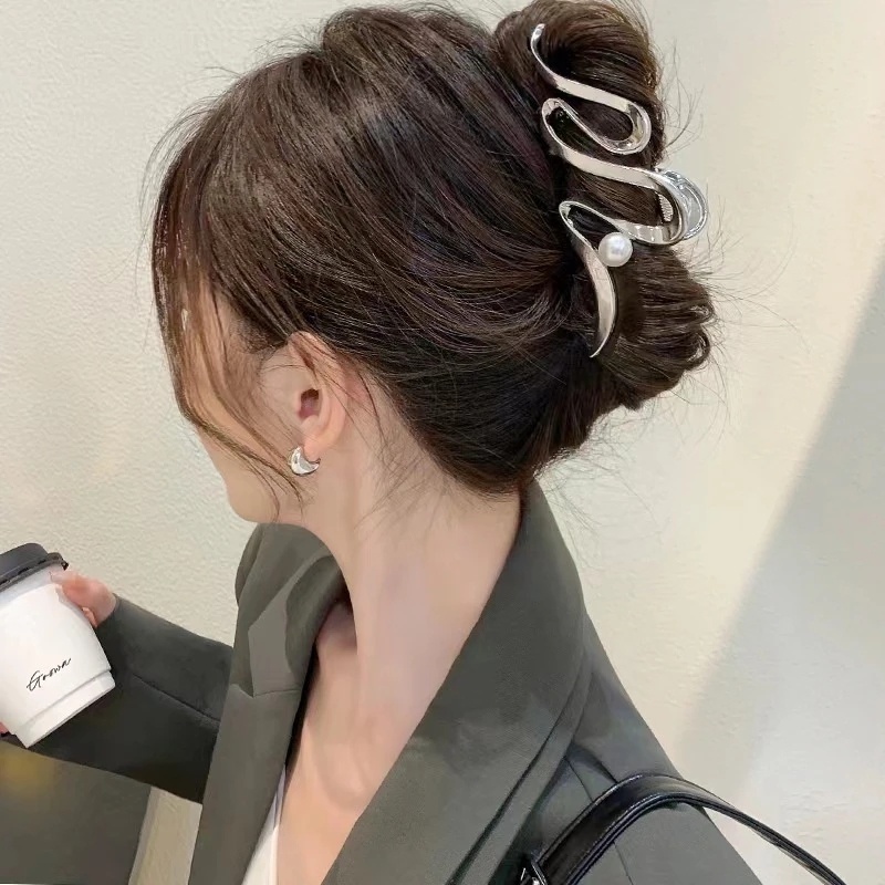 Mutiara Imitasi Sederhana Paduan Hiu Klip Korea INS Gaya Wanita Gadis Elegan Ponytail Holder Aksesoris Rambut Vintage Bentuk Tidak Teratur Gelombang Geometris Berongga Besar Cakar Rambut