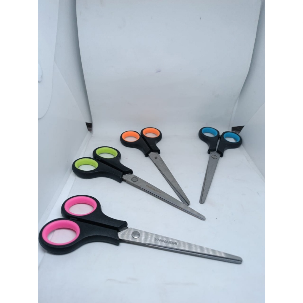 

GUNTING BESI PANJANG 1 LEMBAR UKURAN 560 WARNA WARNI MEREK MONTANA 1 LEMBARAN ISI 12 PCS