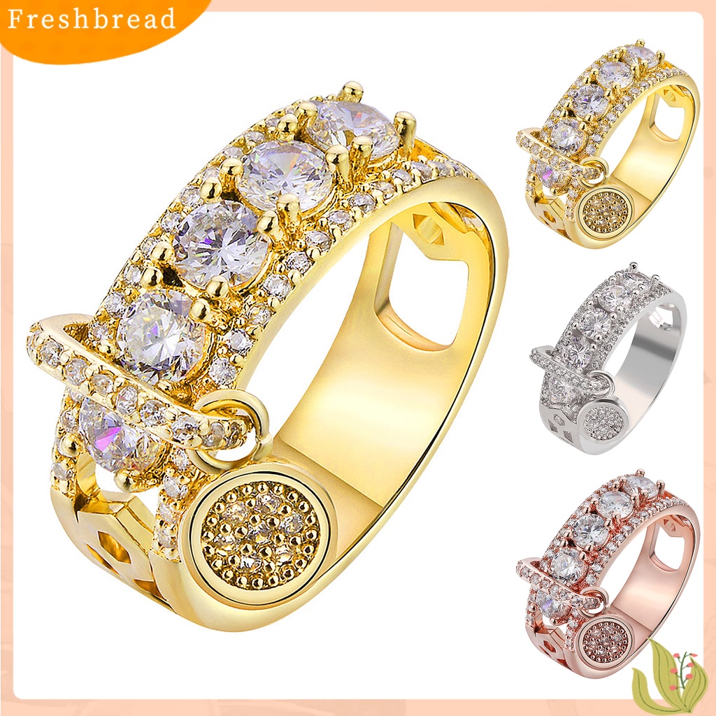 &lt; Freshbread &gt; Cubic Zirconia Wanita Cincin Disc Liontin Alloy Berongga Lebar Cincin Kawin Perhiasan Fashion