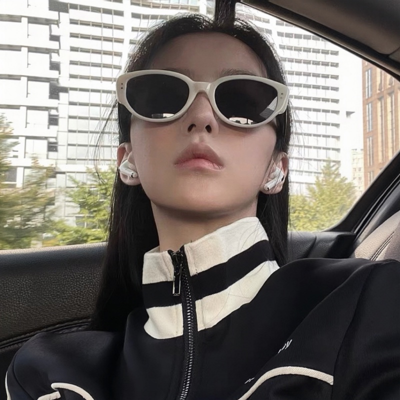 We Flower Kacamata Hitam Putih Panda Cat Eye Vintage Untuk Pria Wanita Trendy Jackson Wang Shades Keren Fashion Sunnies Eyeglasses OOTD Eyewear Ornaments