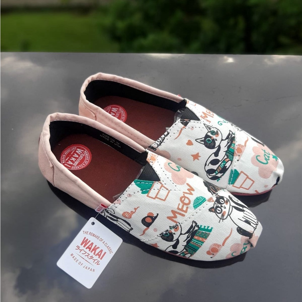 Sepatu WAKAI Wanita Slip On - Premium Sol Full Karet Lentur Anti Slip - WKW-3640