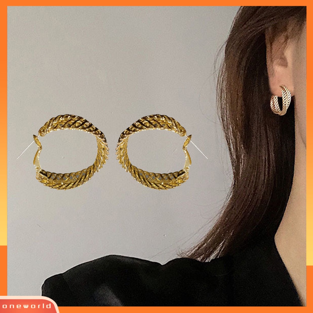 [WOD] 1pasang Anting Wanita Bentuk Bulat High-end Berongga Keluar Vintage Huggie Earrings Hadiah