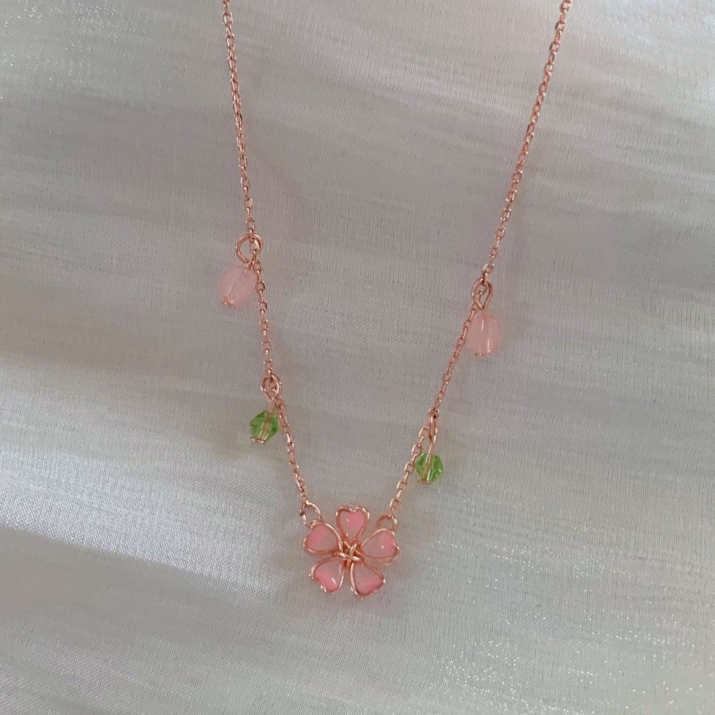 Cherry Blossom Kalung Wanita Musim Panas Desain Sensasi Niche Liontin Kristal Bunga Pink Cahaya Mewah Manis Sangat Halus Rantai Klavikula