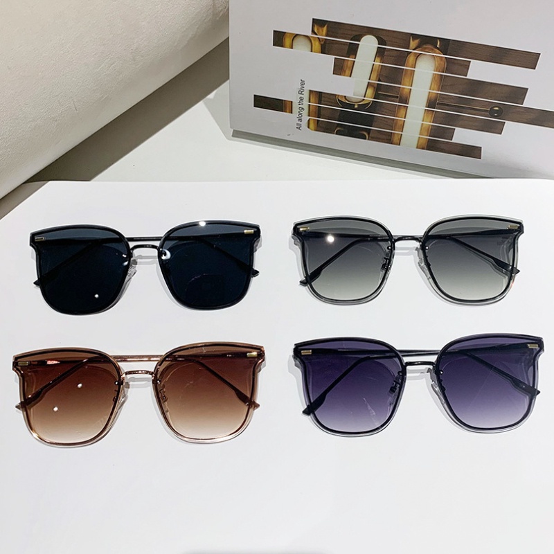 (YUZHU) Kacamata Hitam Tanpa Bingkai Logam Untuk Wanita Oversized Square Frame UV Protection Sunglasses