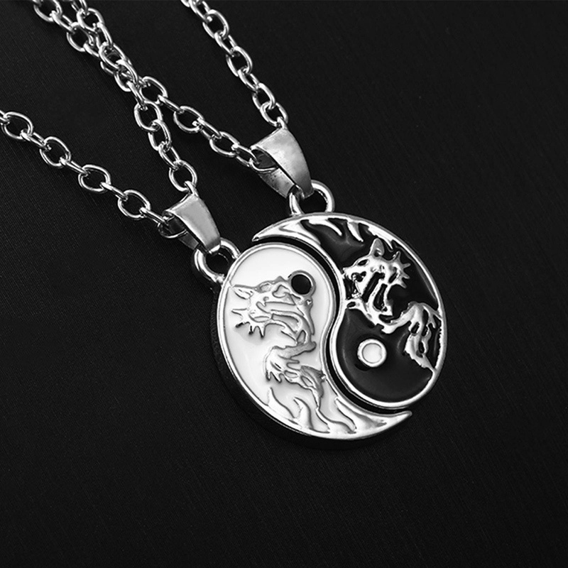 2pcs/set Yin Yang Liontin Kalung Puzzle Tren Kepribadian Kalung Hadiah Pasangan Ulang Tahun