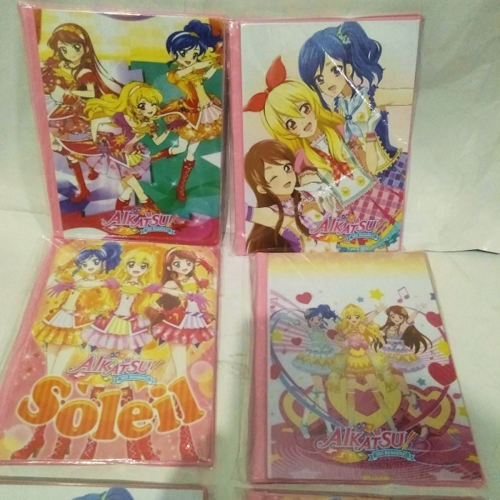 Album Aikatsu tanggung muat 100 kartu aikatsu