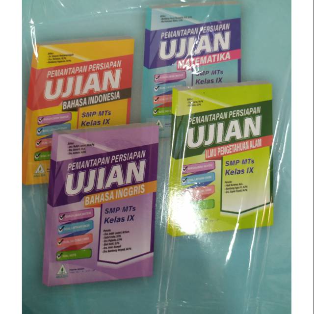 Pemantapan persiapan ujian SMP Akasia :matematika .bahasa Indonesia. bahasa Inggris. IPA ..