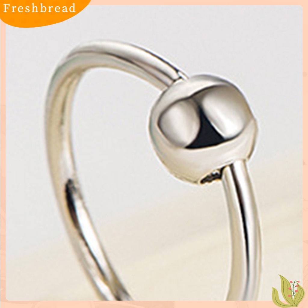 &lt; Freshbread &gt; 2Pcs Ear Studs Circle Round Ball Perhiasan Berongga Keluar Anting Hoop Geometris Untuk Pakaian Sehari-Hari