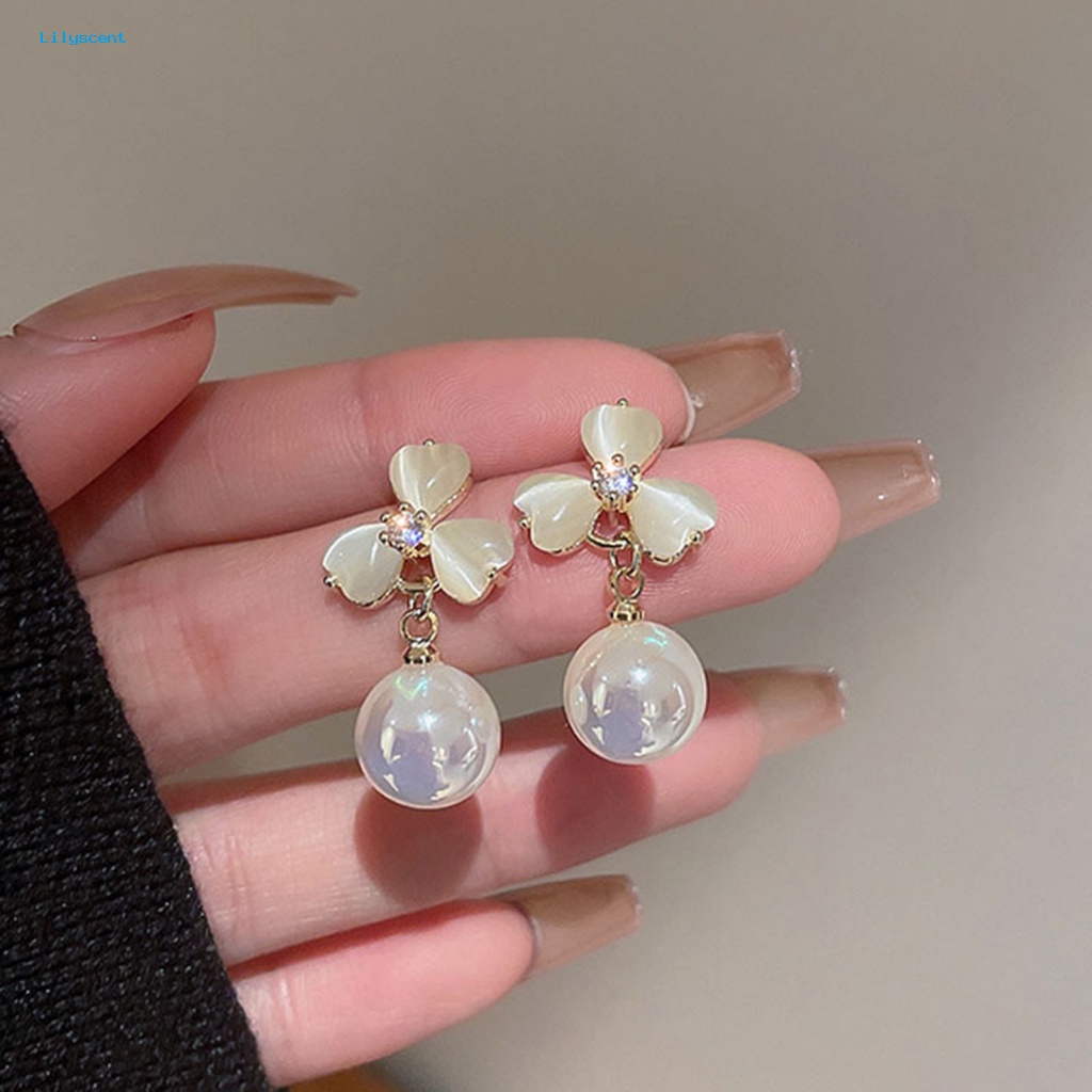 Lilyscent 1pasang Anting Wanita Mulia Fashion Perhiasan Glossy Mutiara Imitasi Opal Bunga Women Earrings Elegan